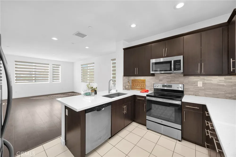 8061 Ackerman Buena Park, CA 90621