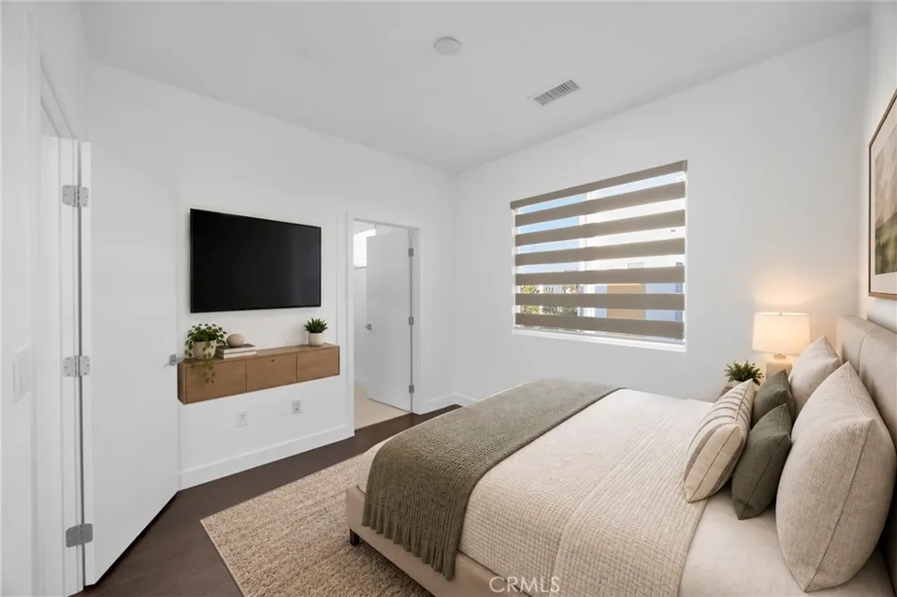 8061 Ackerman Buena Park, CA 90621