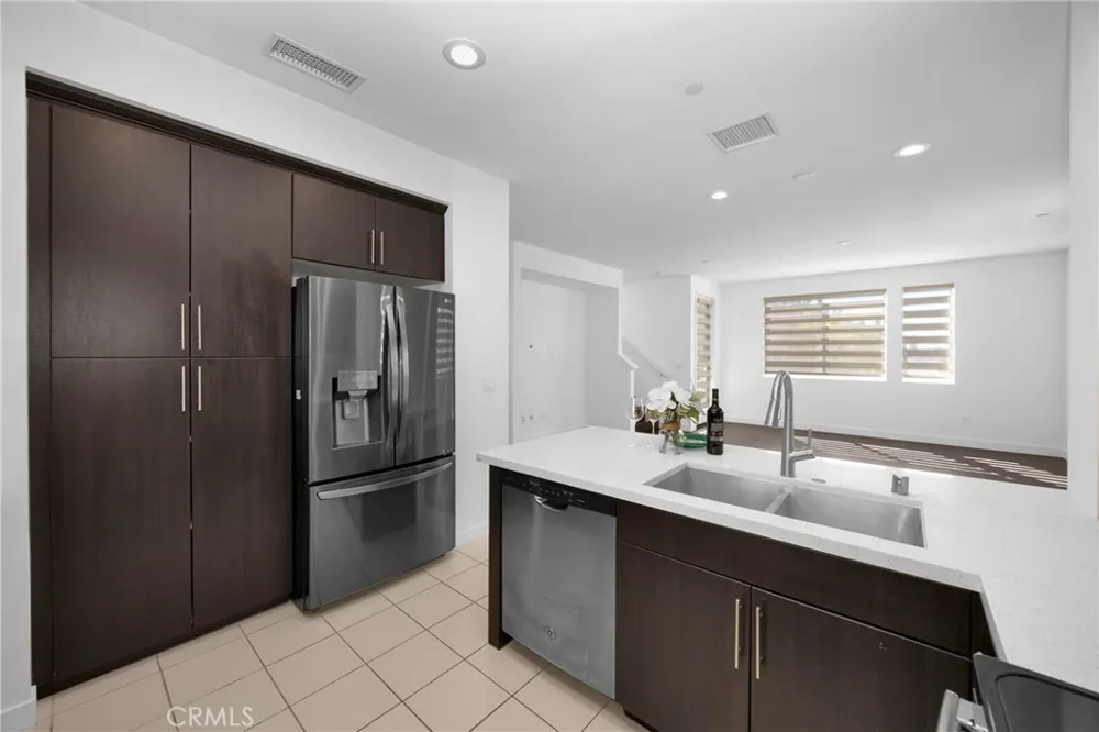 8061 Ackerman Buena Park, CA 90621