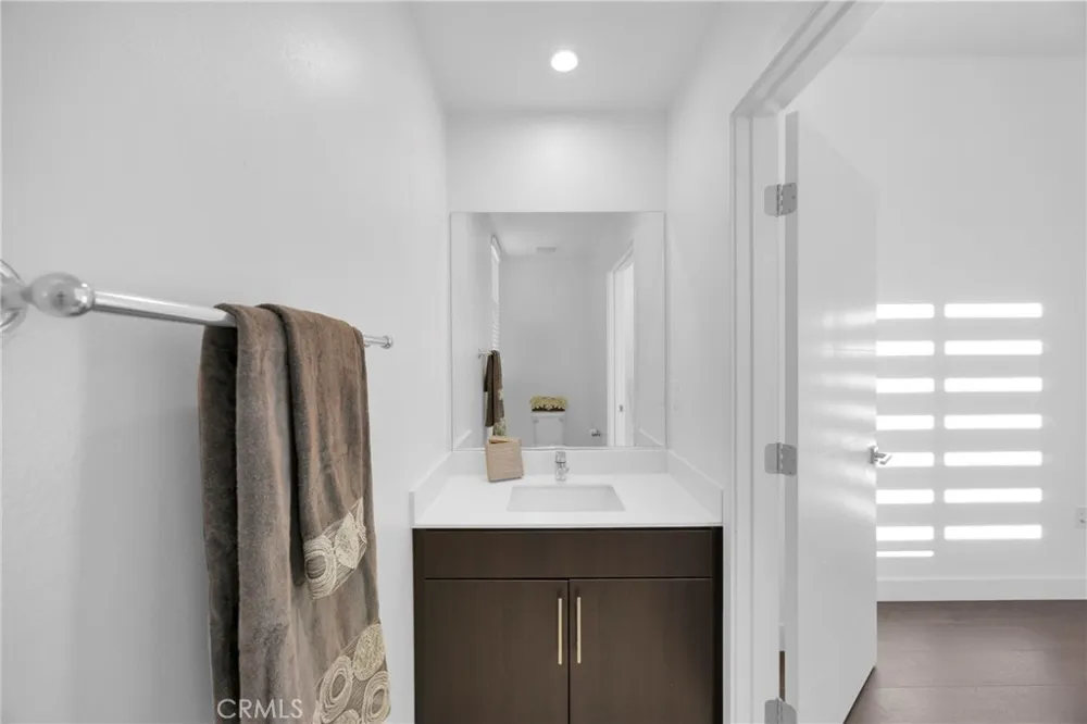 8061 Ackerman Buena Park, CA 90621