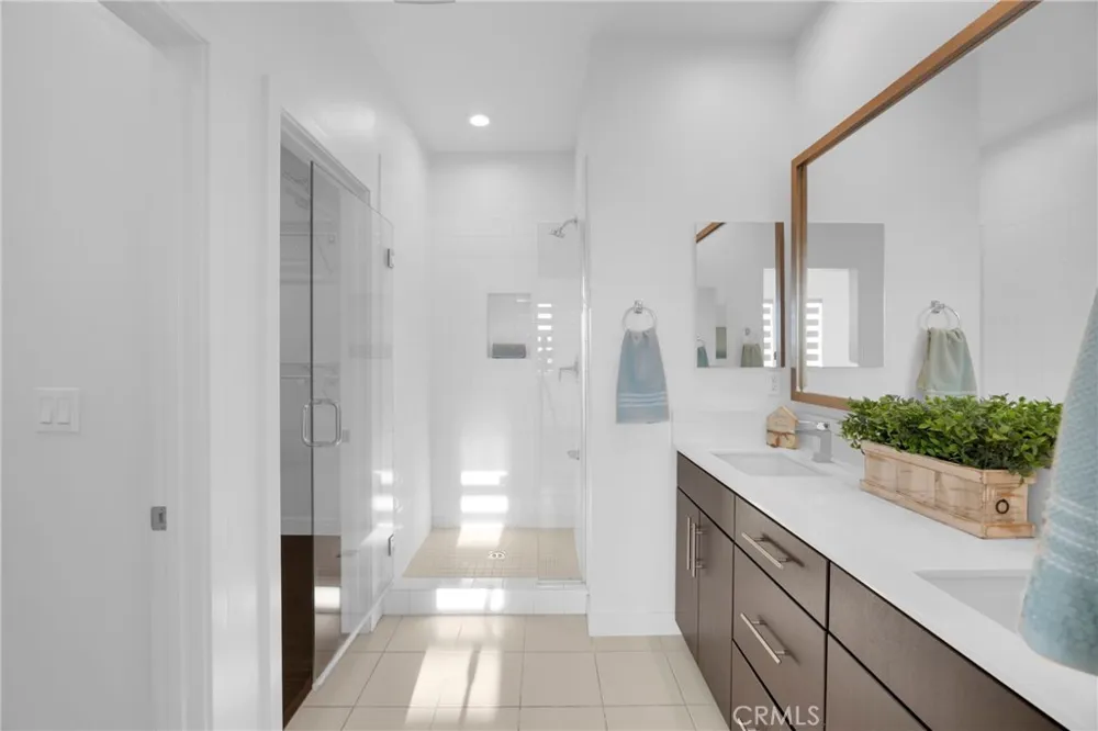 8061 Ackerman Buena Park, CA 90621