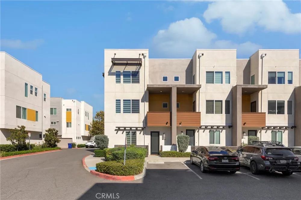 8061 Ackerman Buena Park, CA 90621