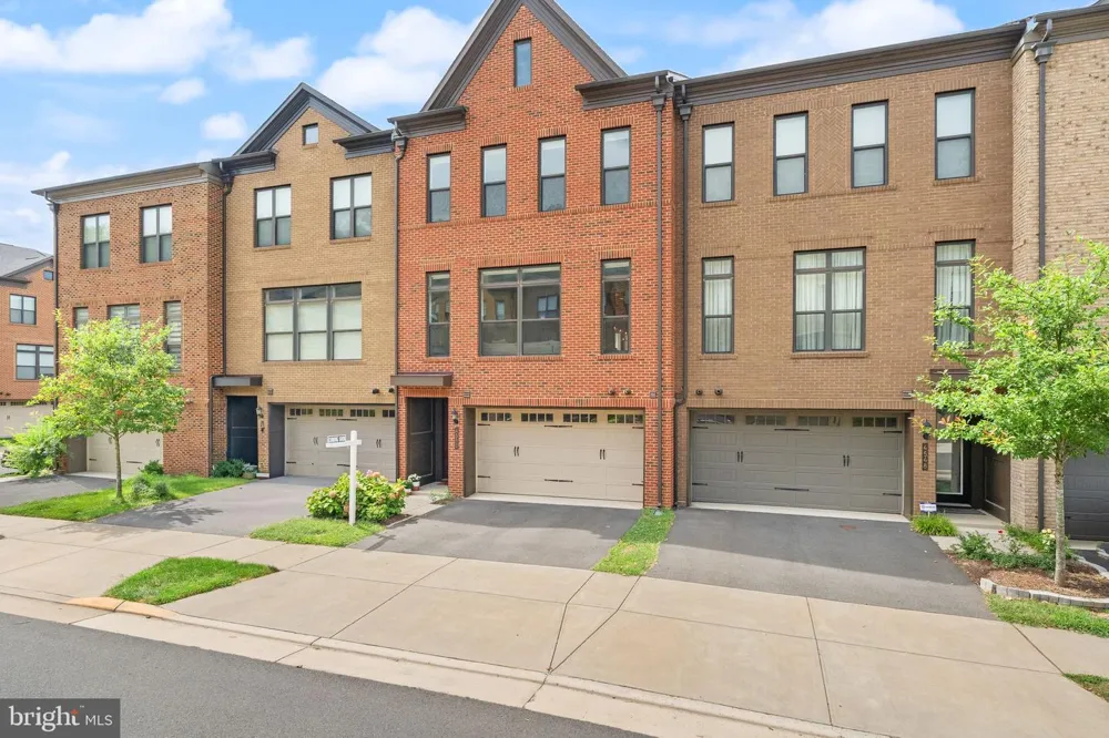 4550 PLATEAU DRIVE Fairfax, VA 22030