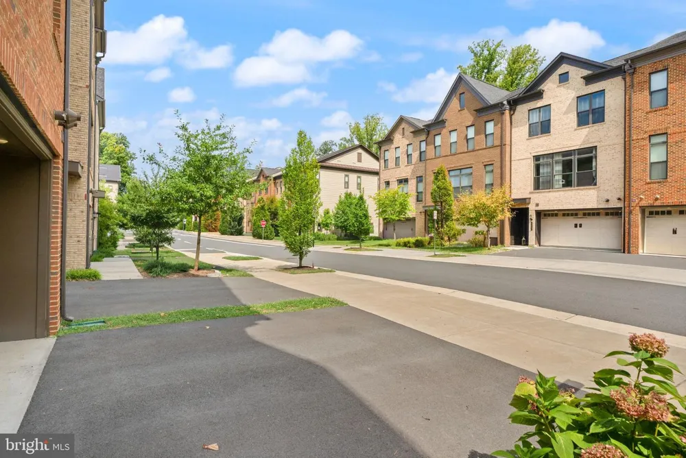 4550 PLATEAU DRIVE Fairfax, VA 22030