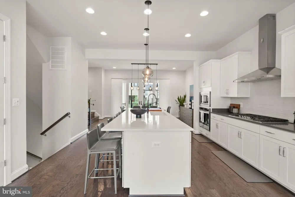 4550 PLATEAU DRIVE Fairfax, VA 22030