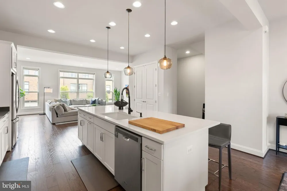 4550 PLATEAU DRIVE Fairfax, VA 22030