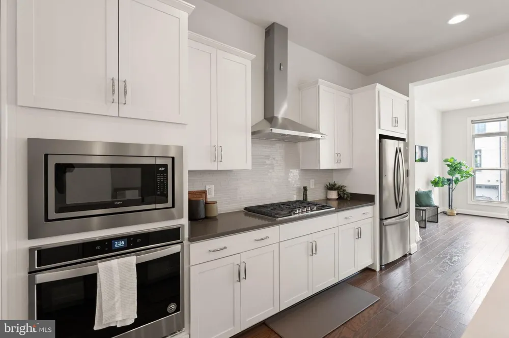 4550 PLATEAU DRIVE Fairfax, VA 22030