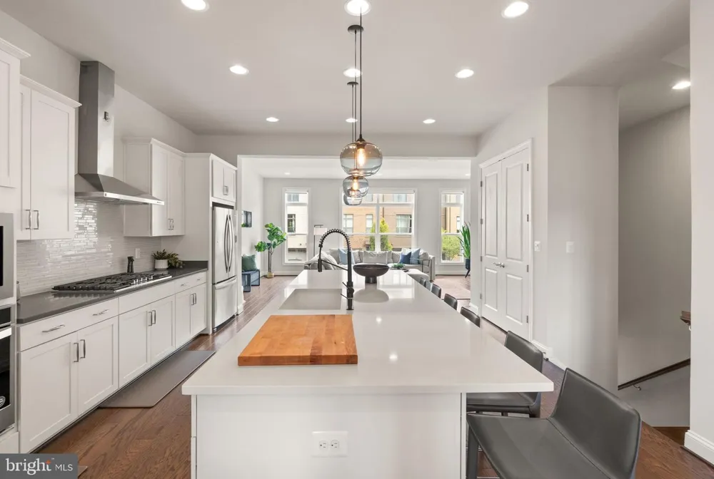 4550 PLATEAU DRIVE Fairfax, VA 22030