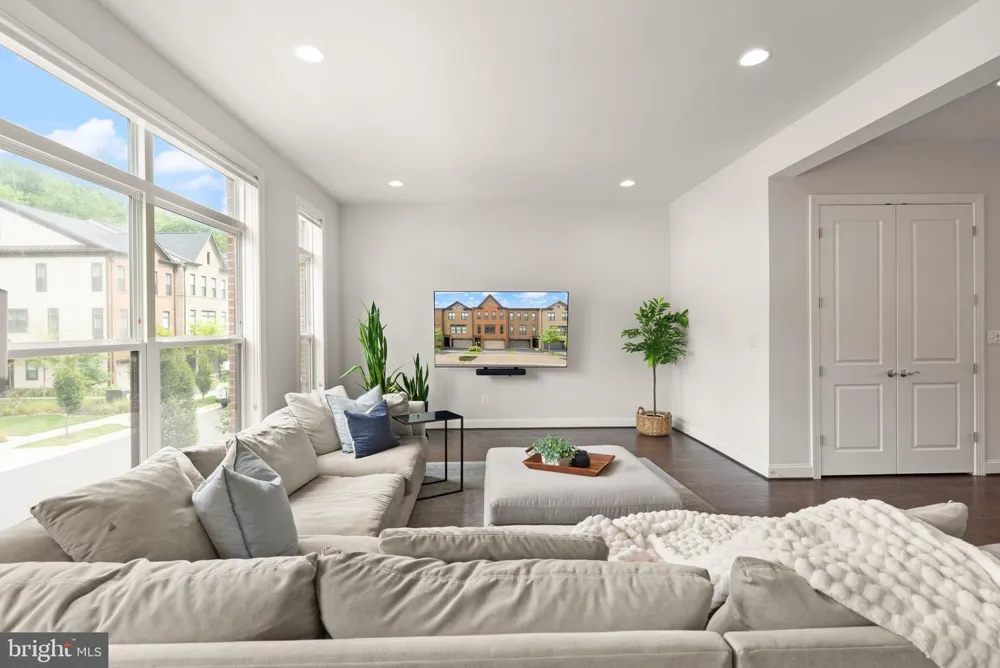 4550 PLATEAU DRIVE Fairfax, VA 22030