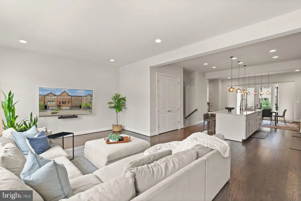 4550 PLATEAU DRIVE Fairfax, VA 22030