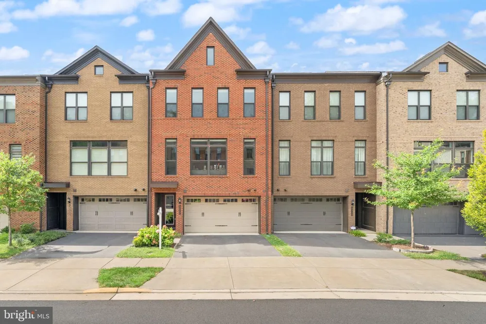 4550 PLATEAU DRIVE Fairfax, VA 22030
