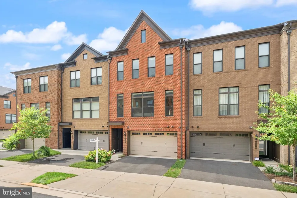 4550 PLATEAU DRIVE Fairfax, VA 22030