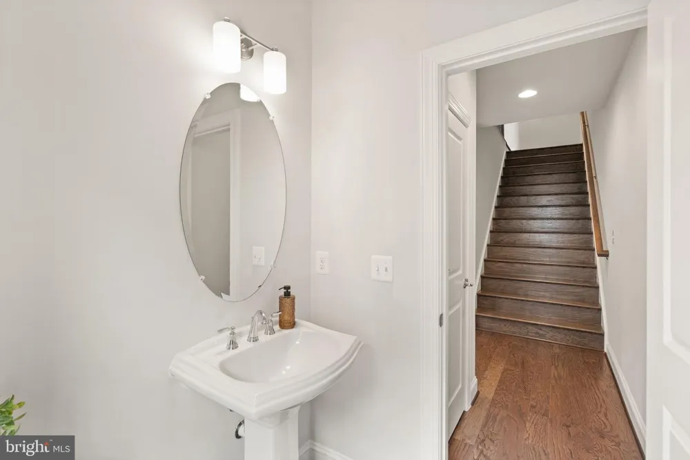 4550 PLATEAU DRIVE Fairfax, VA 22030