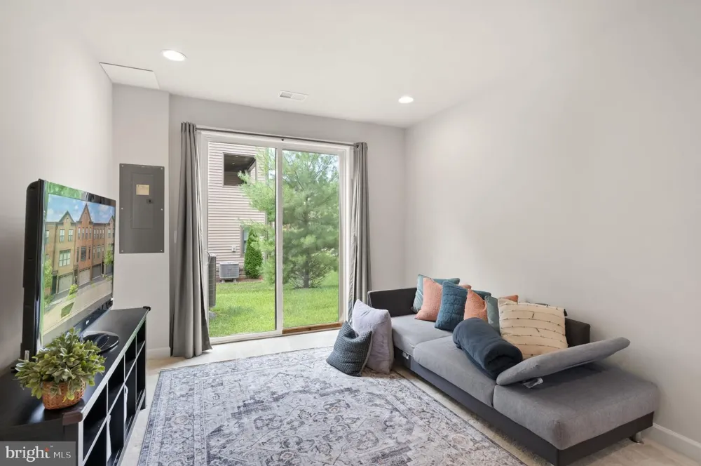 4550 PLATEAU DRIVE Fairfax, VA 22030
