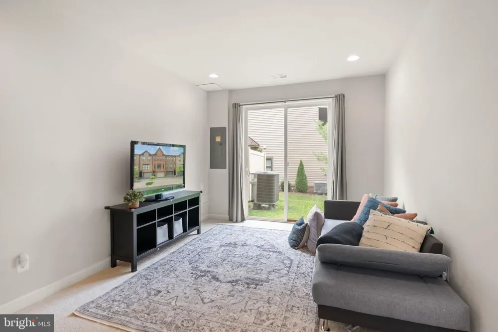 4550 PLATEAU DRIVE Fairfax, VA 22030