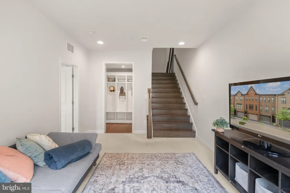 4550 PLATEAU DRIVE Fairfax, VA 22030