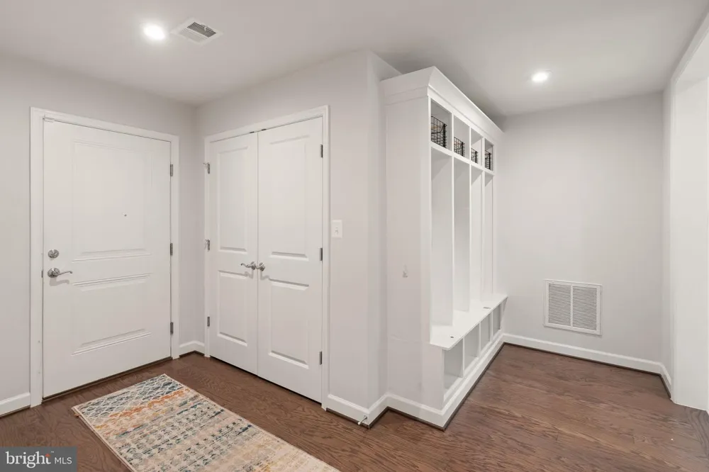 4550 PLATEAU DRIVE Fairfax, VA 22030