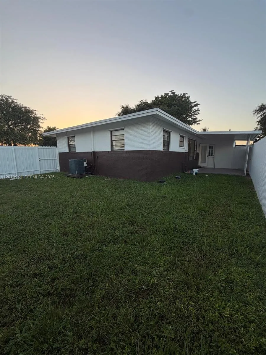 3151 SW 37th Ave West Park, FL 33023