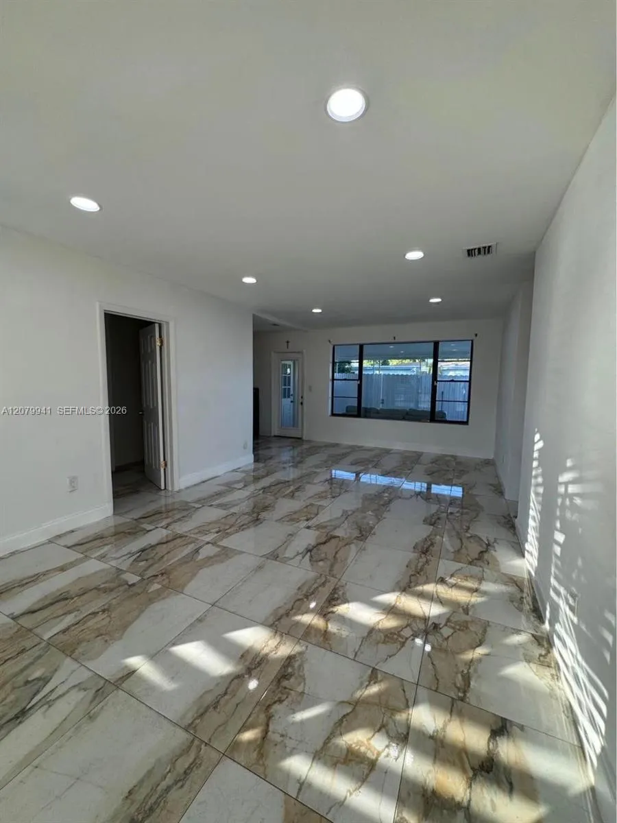 3151 SW 37th Ave West Park, FL 33023