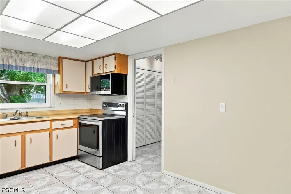 Ivy Avenue Fort Myers, FL 33907