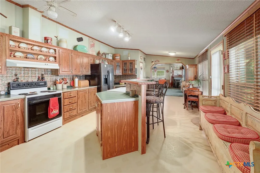 3527 US 281 Burnet, TX 78611