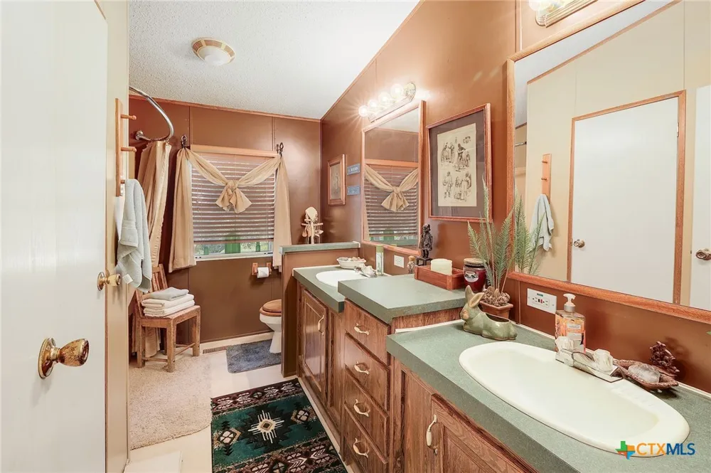 3527 US 281 Burnet, TX 78611
