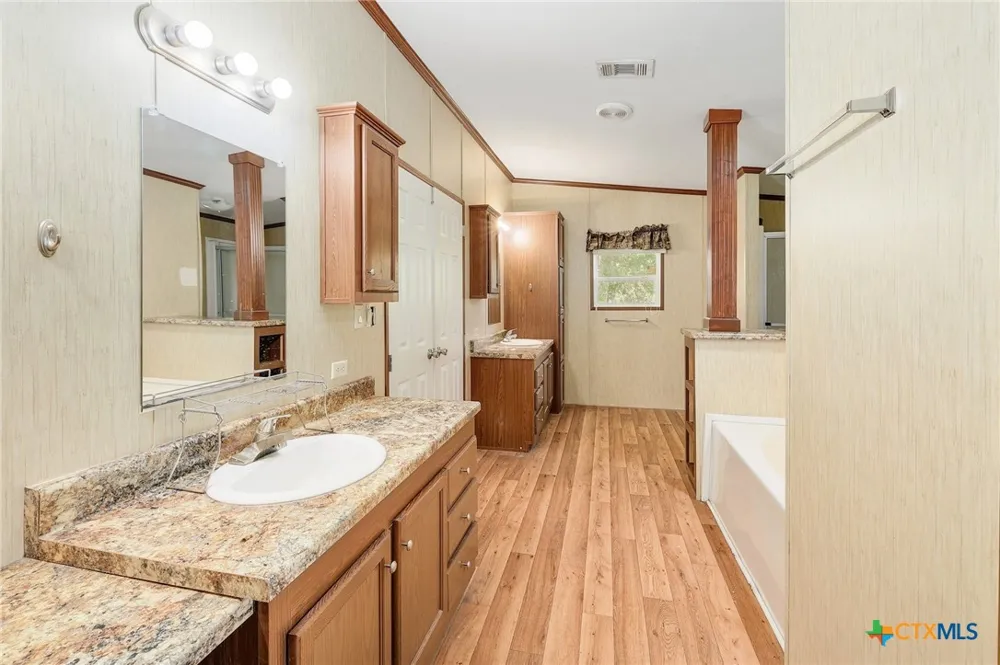 3527 US 281 Burnet, TX 78611