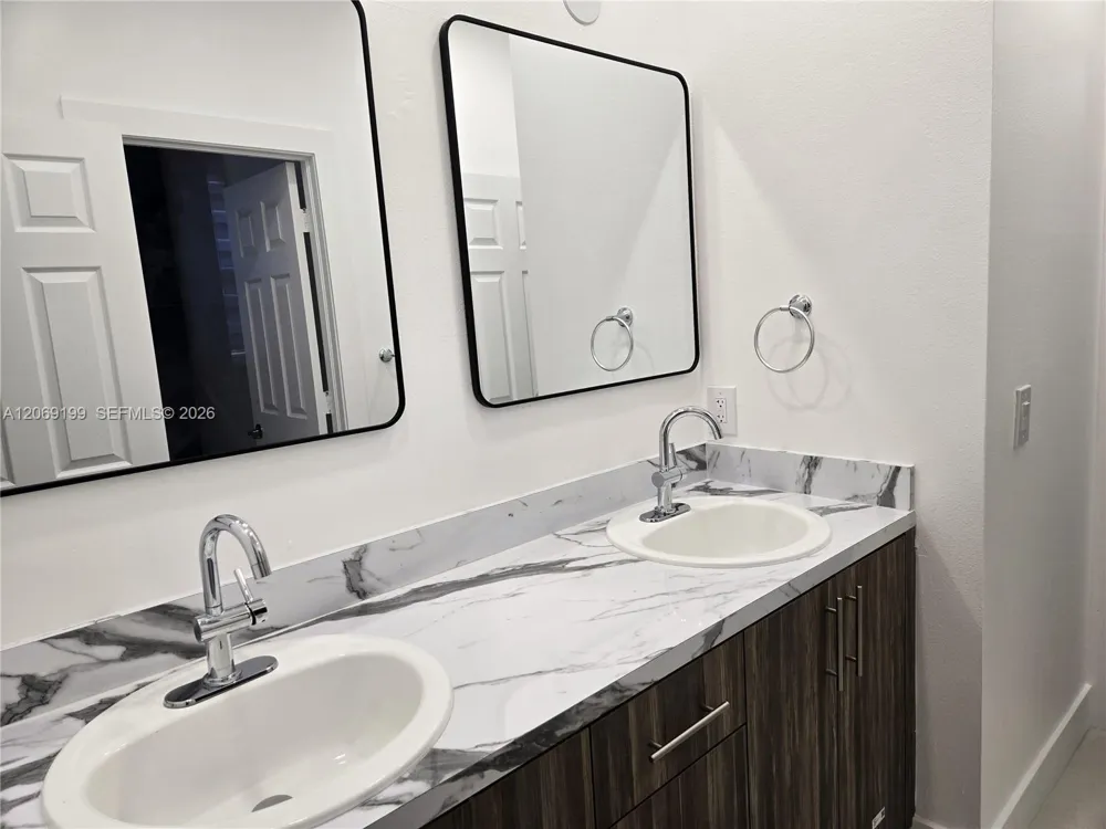 3124 SW 154th Pl Miami, FL 33185