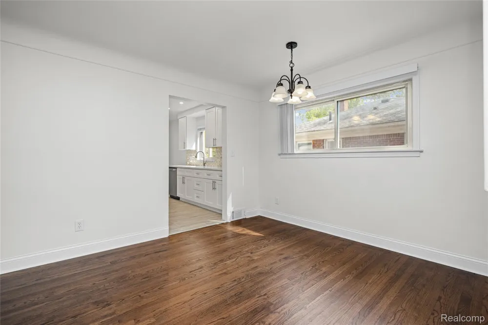 24200 Westhampton Street Oak Park City, MI 48237