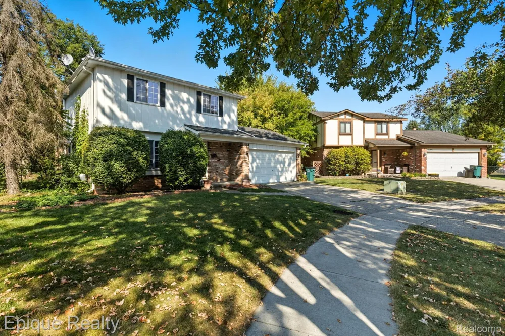 2263 Camilla Drive Troy City, MI 48083