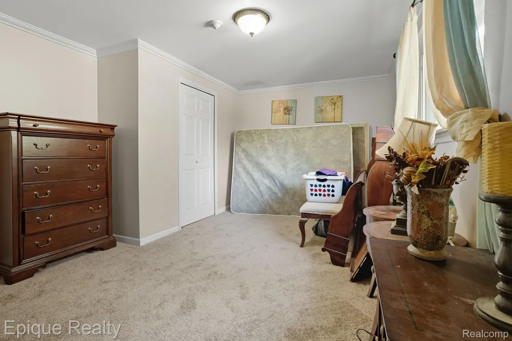 2263 Camilla Drive Troy City, MI 48083