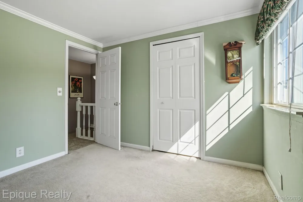 2263 Camilla Drive Troy City, MI 48083