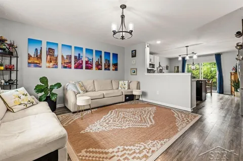 4621 Trotters Pointe Circle
