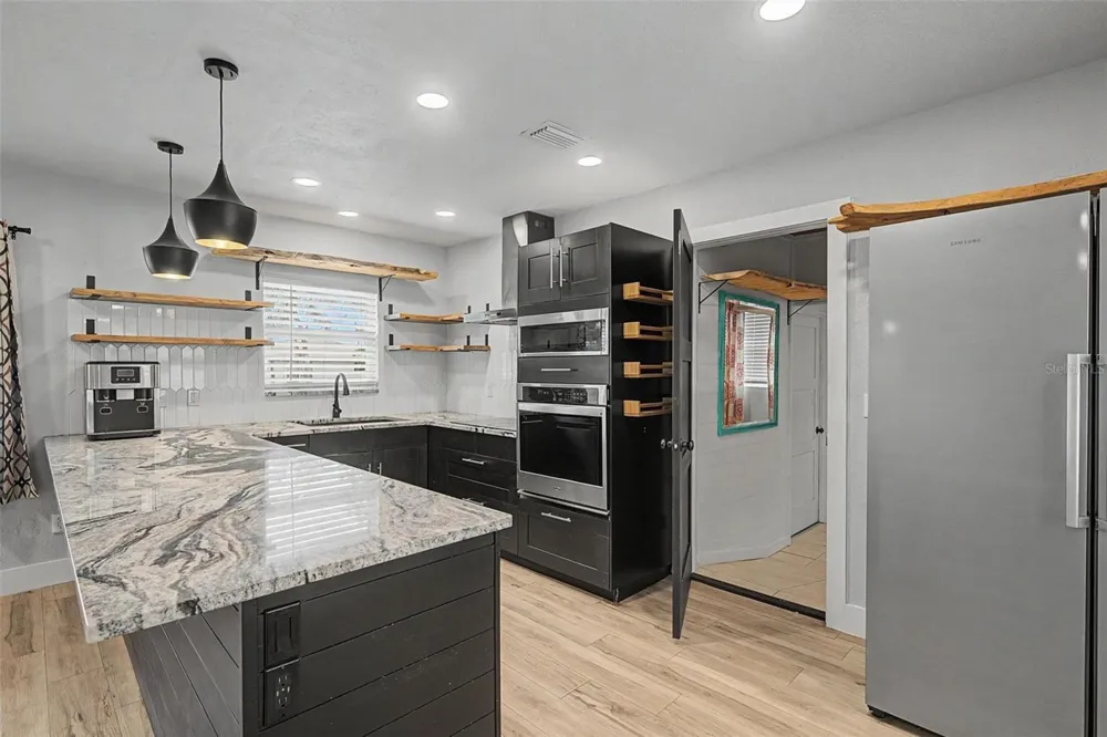 1304 PARKWOOD STREET Clearwater, FL 33755
