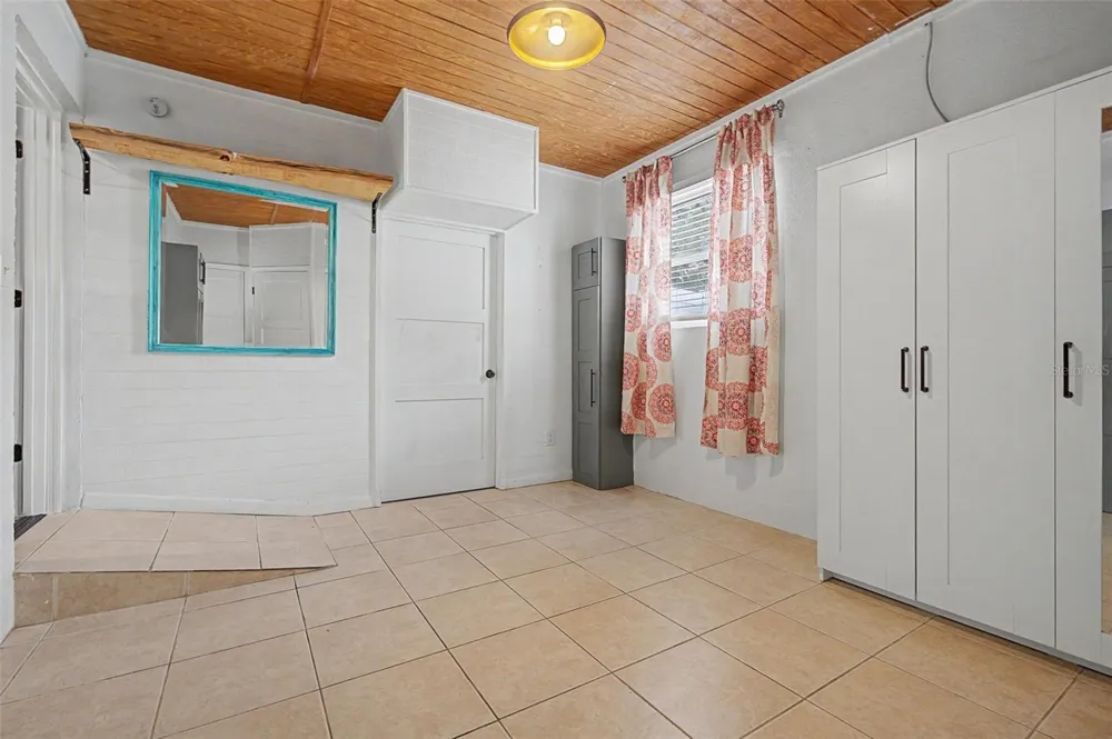 1304 PARKWOOD STREET Clearwater, FL 33755