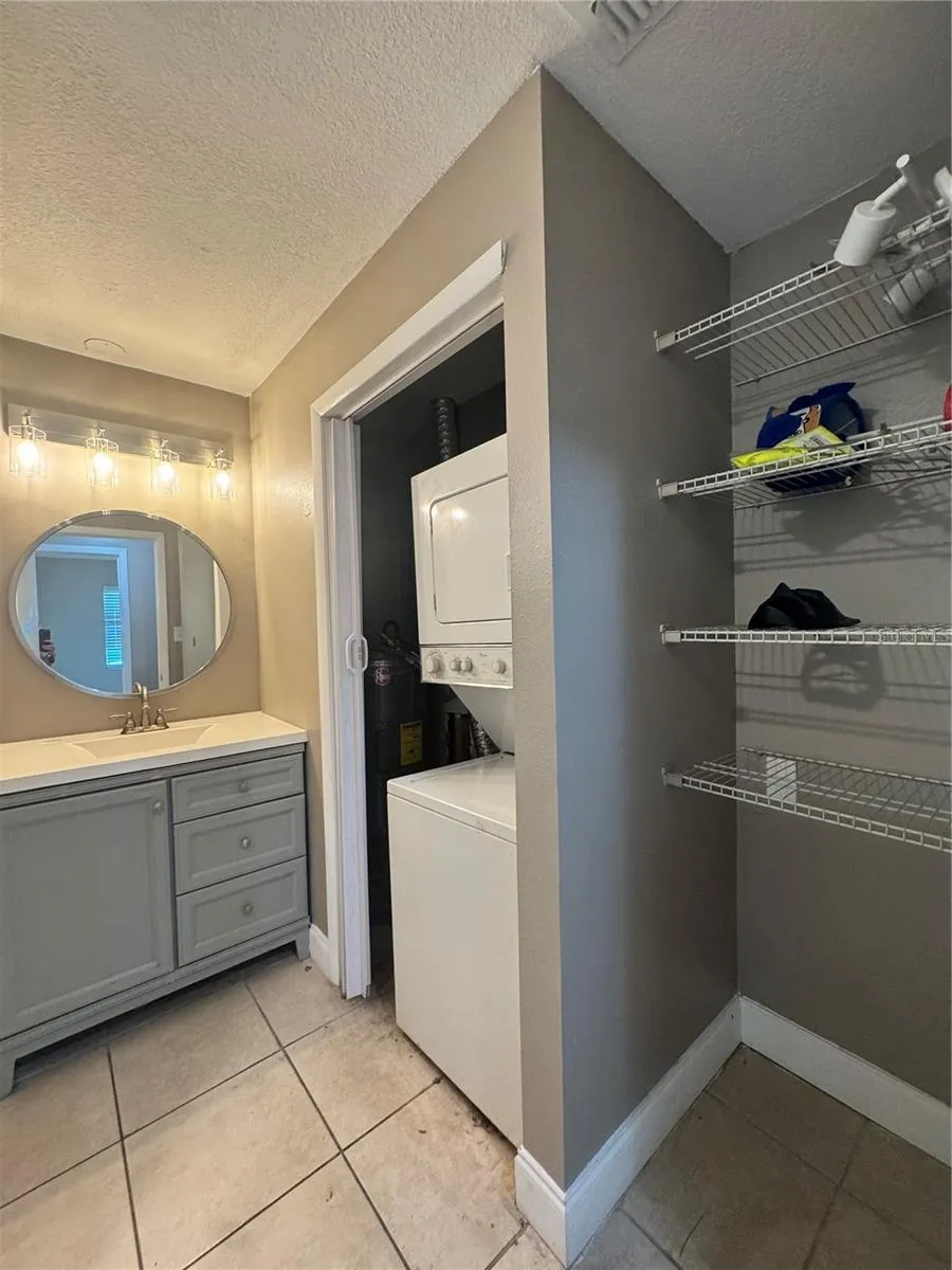 932 BUCCANEER DRIVE Lakeland, FL 33801