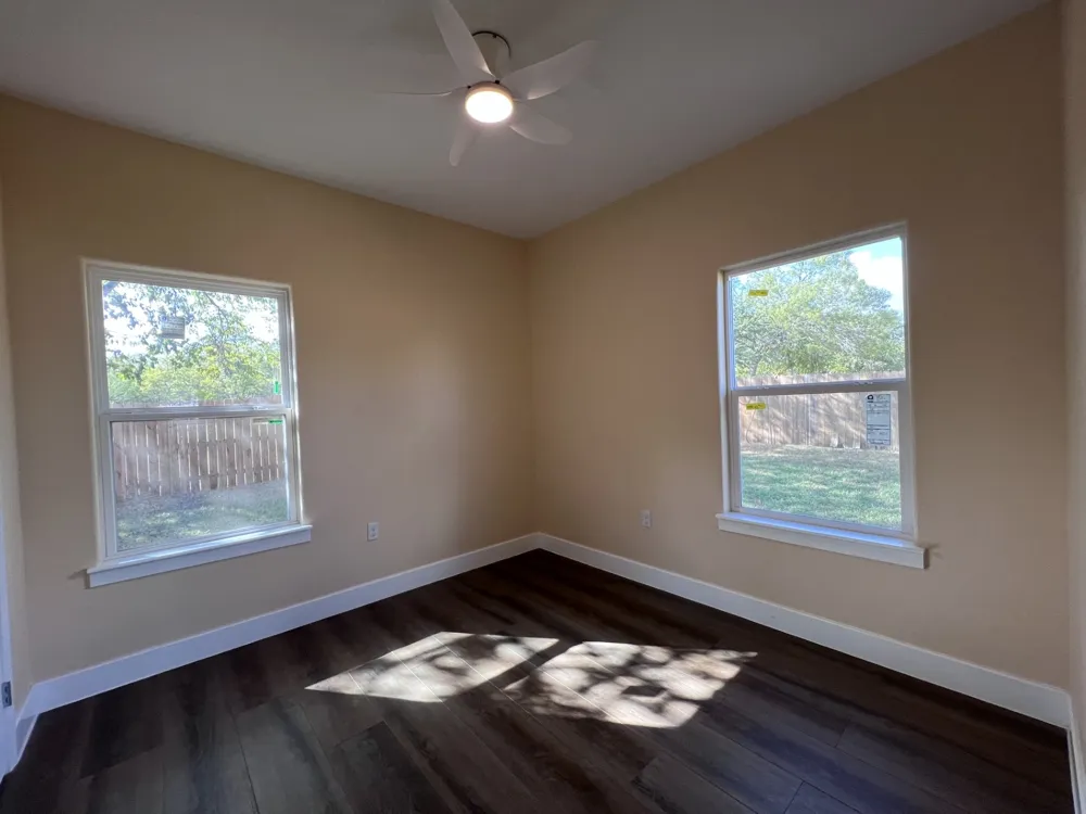 410 W Trinity Street Luling, TX 78648