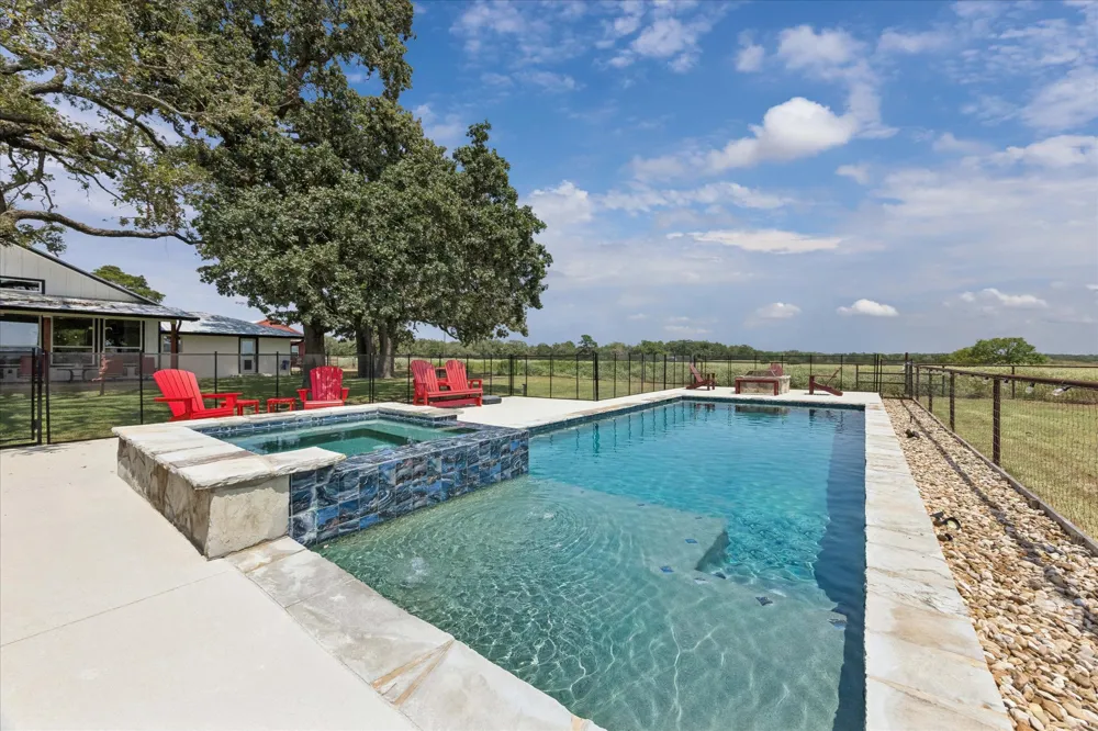 155 Frenzel Cut Off Paige, TX 78659
