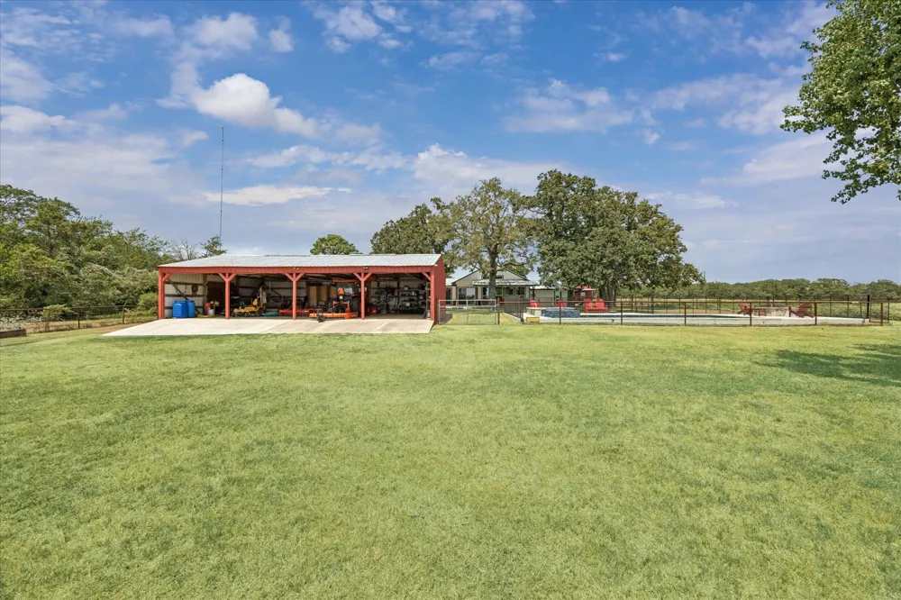 155 Frenzel Cut Off Paige, TX 78659