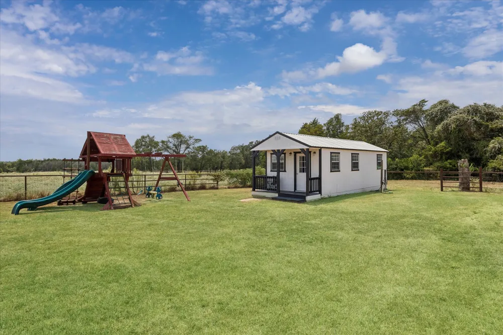 155 Frenzel Cut Off Paige, TX 78659