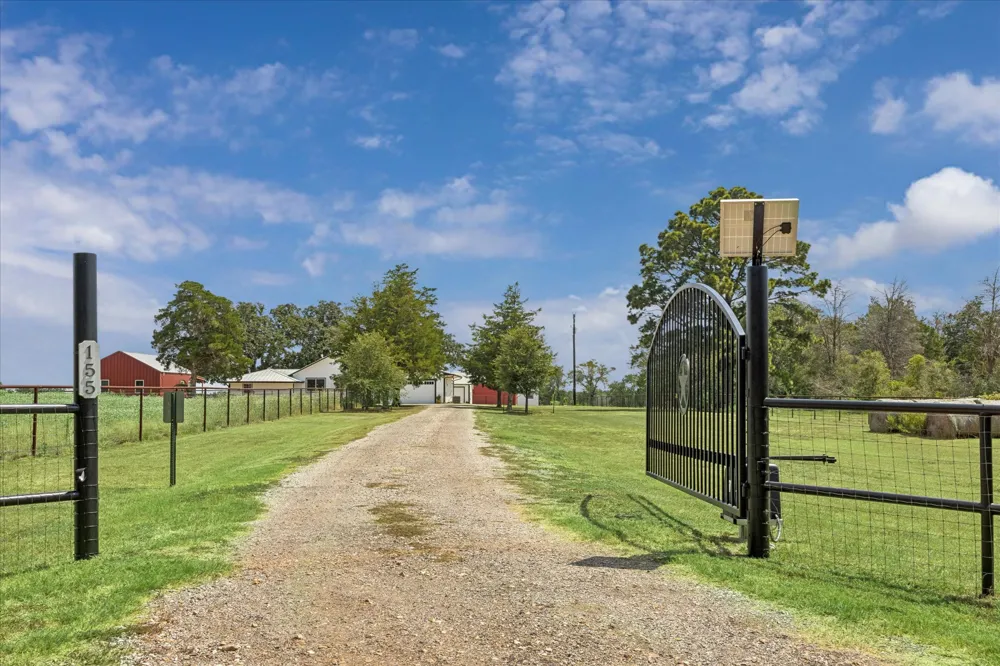 155 Frenzel Cut Off Paige, TX 78659