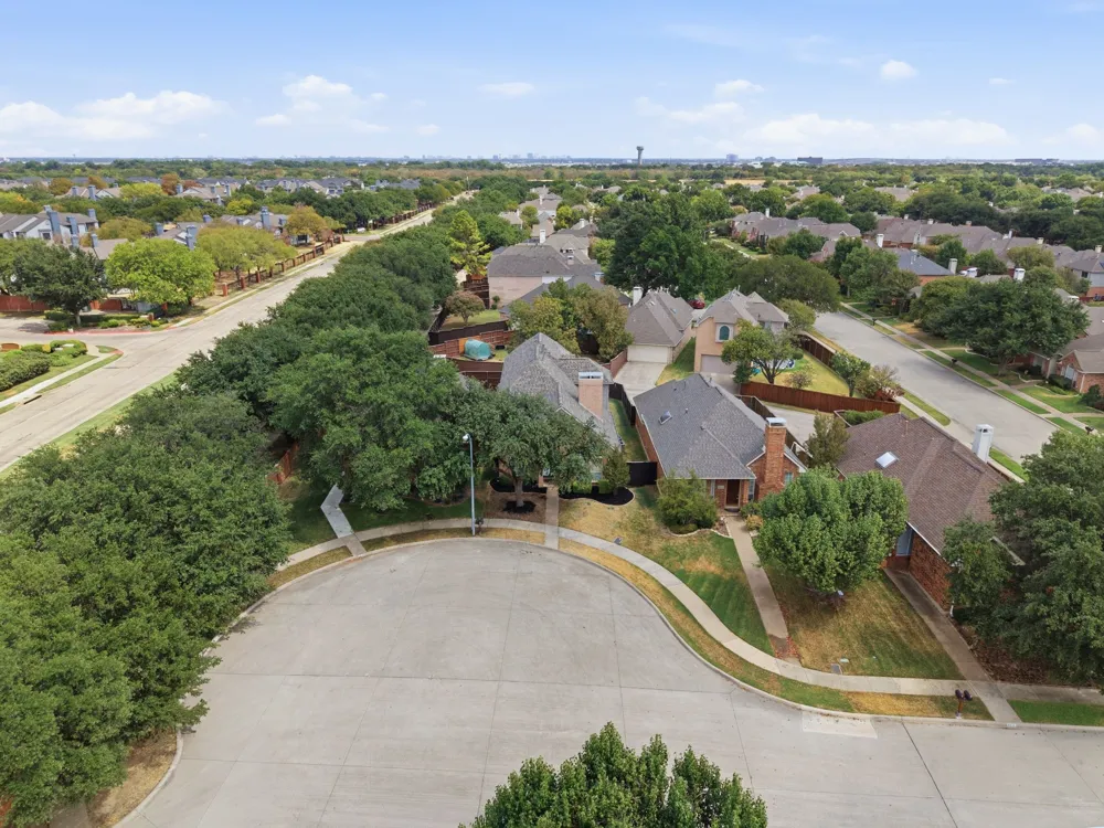 8716 Falls Road Irving, TX 75063