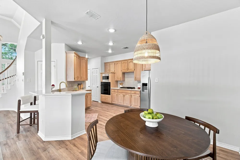 8716 Falls Road Irving, TX 75063
