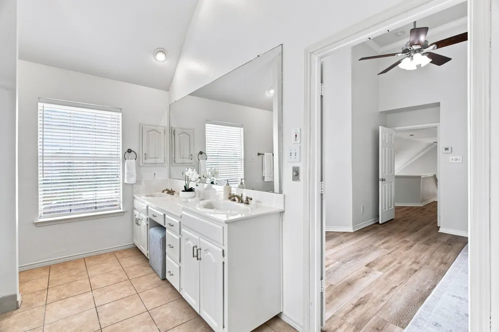 8716 Falls Road Irving, TX 75063