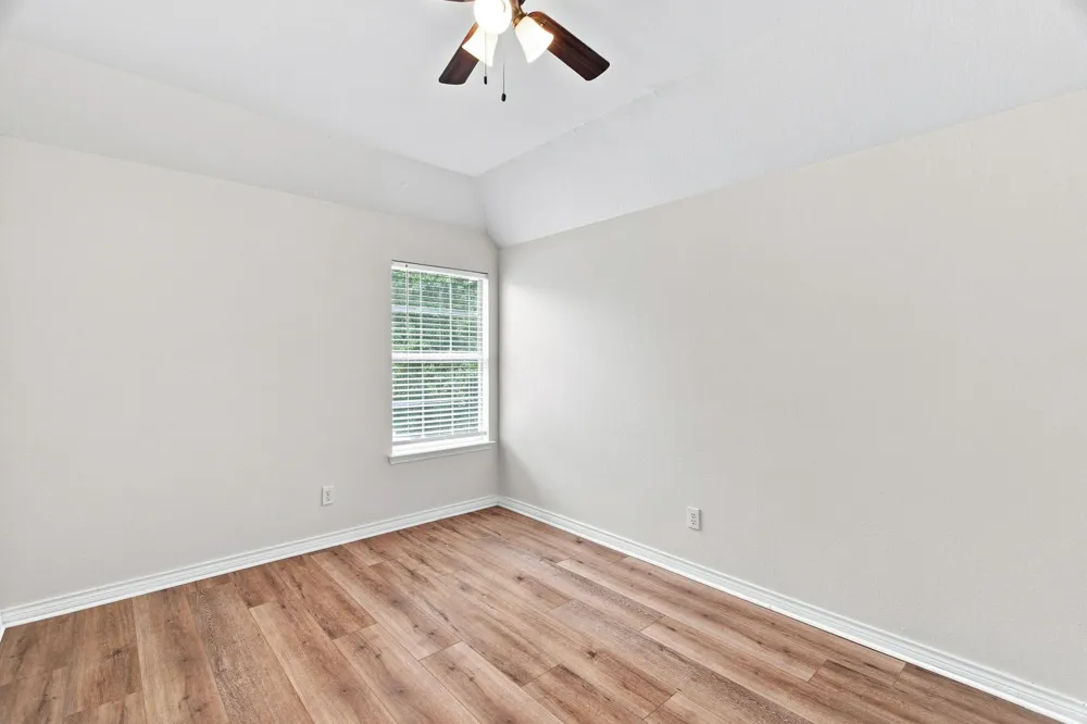 8716 Falls Road Irving, TX 75063