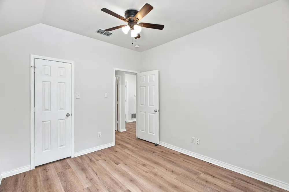 8716 Falls Road Irving, TX 75063