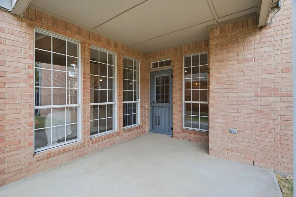 8716 Falls Road Irving, TX 75063