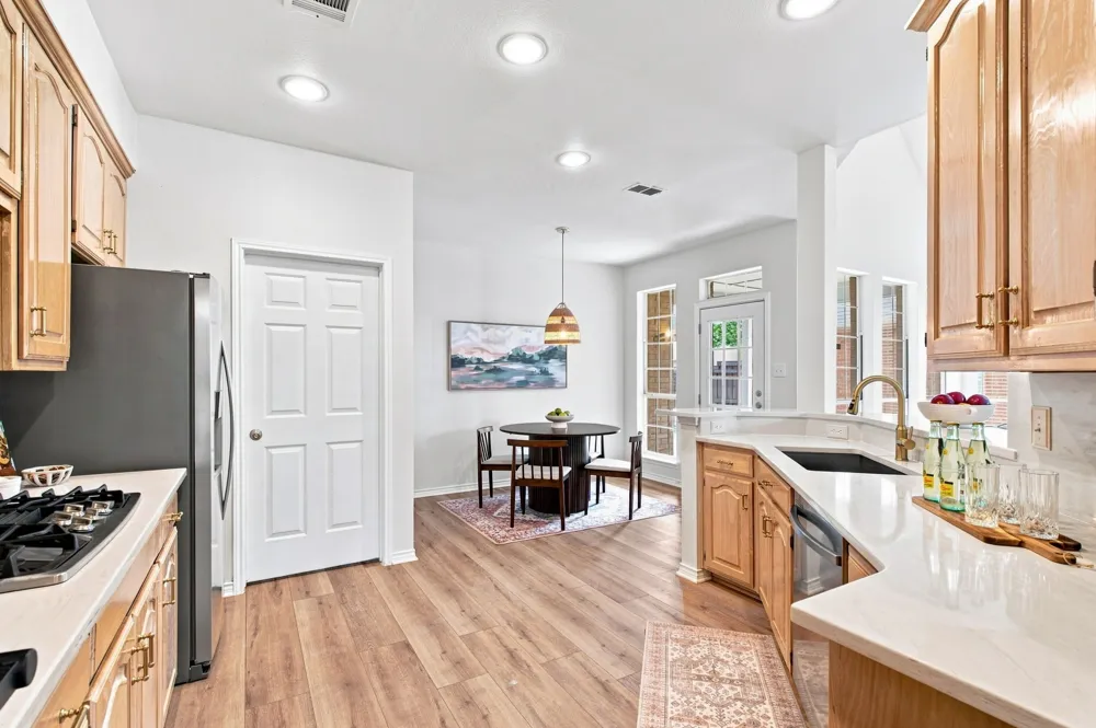 8716 Falls Road Irving, TX 75063
