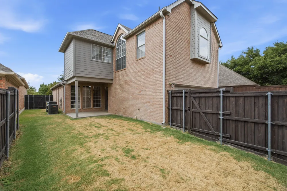 8716 Falls Road Irving, TX 75063