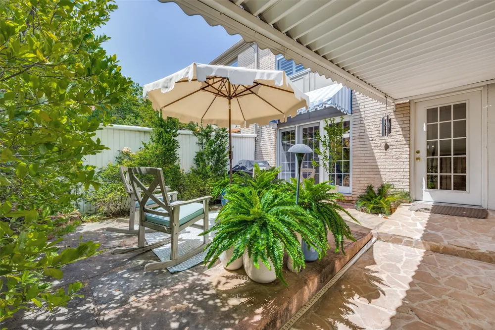 7526 W Northwest Highway #5 Dallas, TX 75225